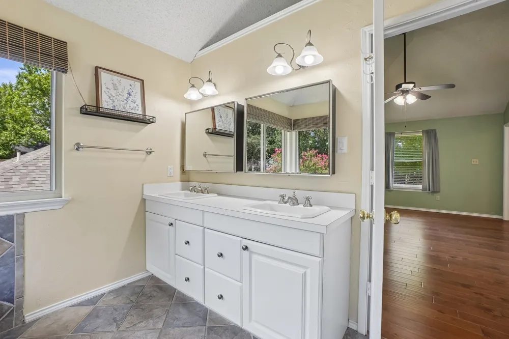 3231 Summerfield Drive Grapevine, TX 76051