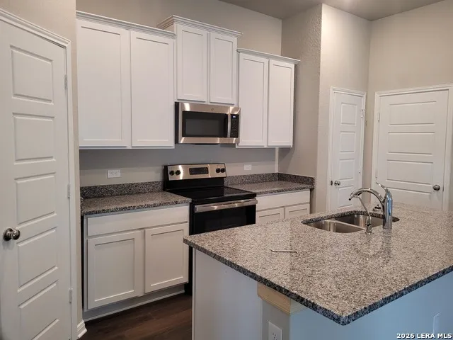 1108 RIVER WOOD Seguin, TX 78155
