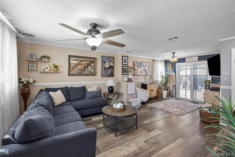 1430 12th Street West Babylon, NY 11704