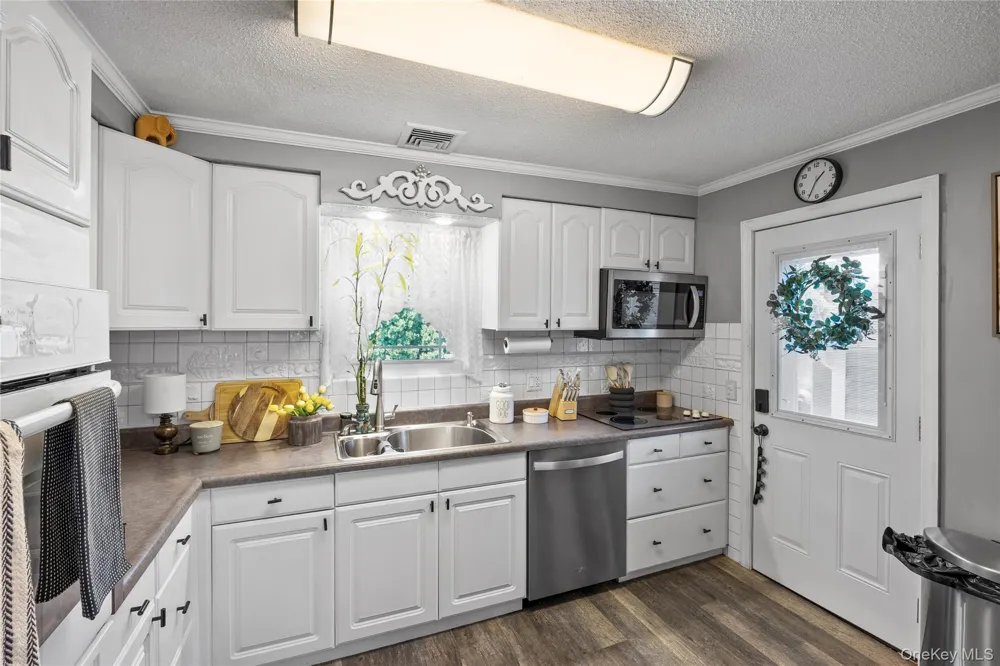 1430 12th Street West Babylon, NY 11704