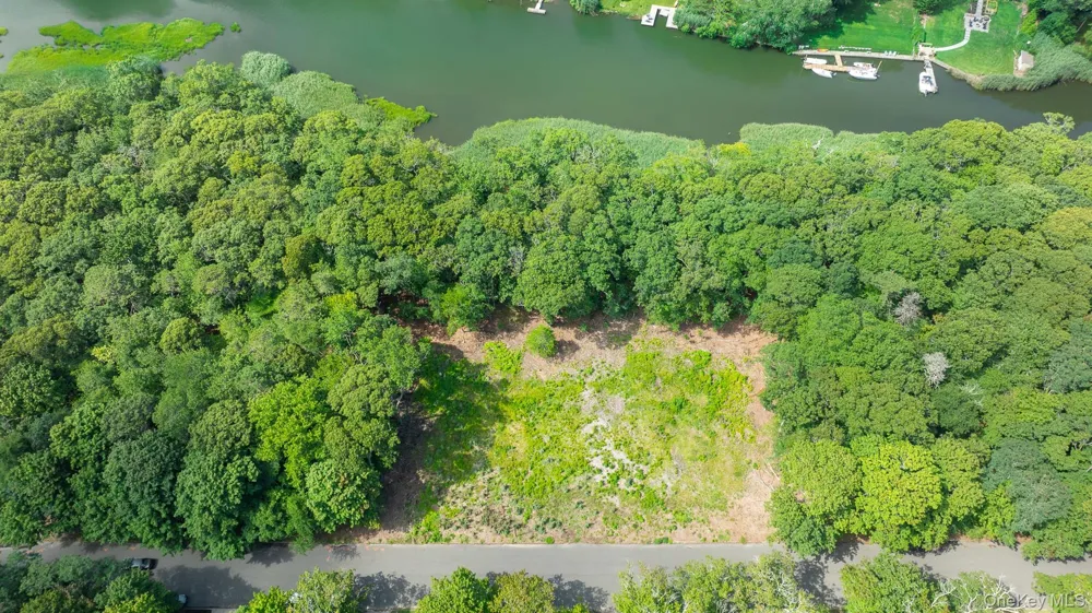 22 Inlet View Path East Moriches, NY 11940