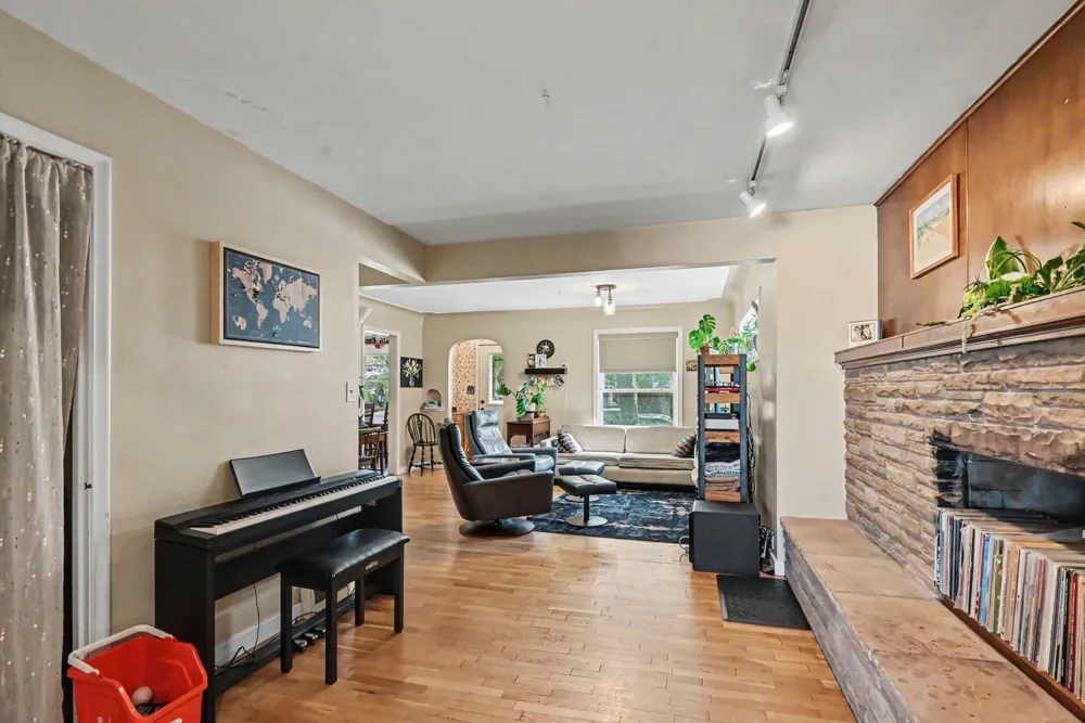 147 W 29th Street Holland, MI 49423