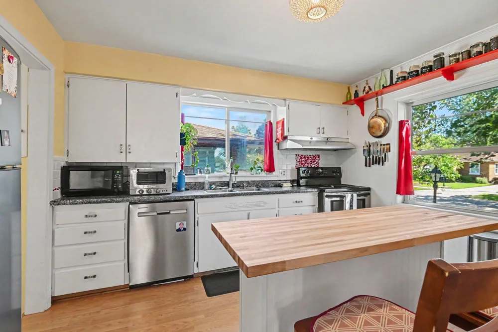 147 W 29th Street Holland, MI 49423
