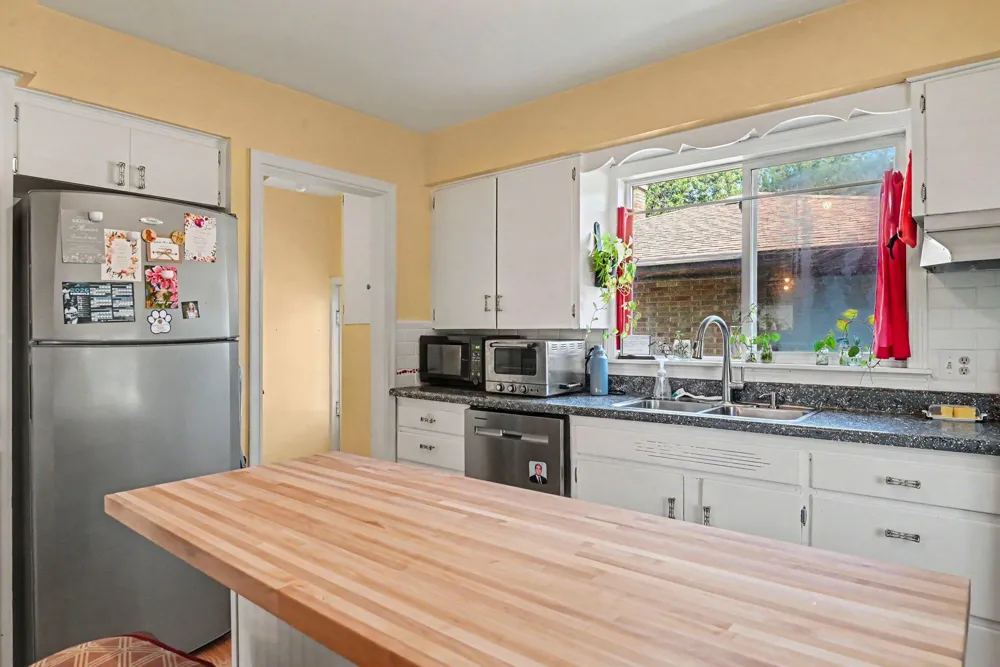 147 W 29th Street Holland, MI 49423