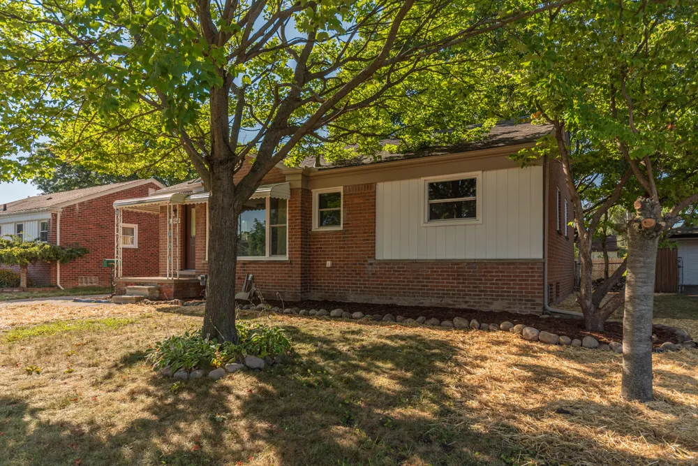 29865 Orangelawn Street Livonia, MI 48150