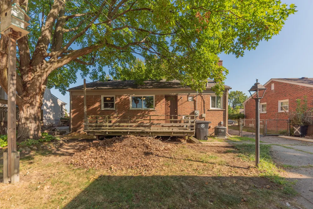 29865 Orangelawn Street Livonia, MI 48150