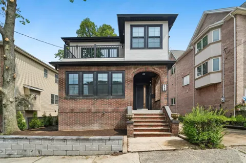 423 AURORA AVE