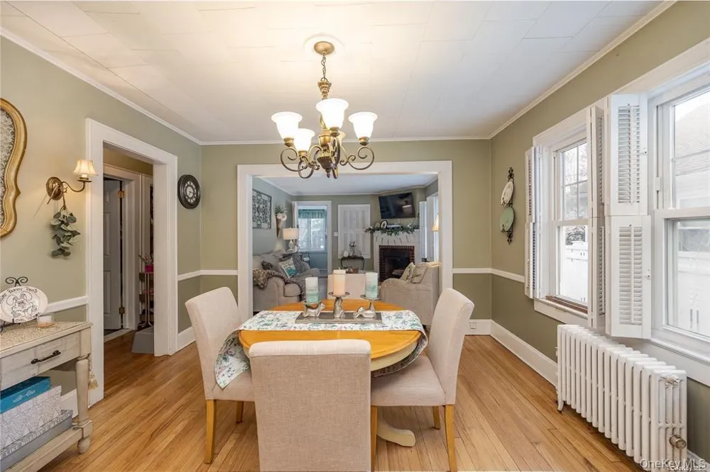 18 Yale Place Lynbrook, NY 11563