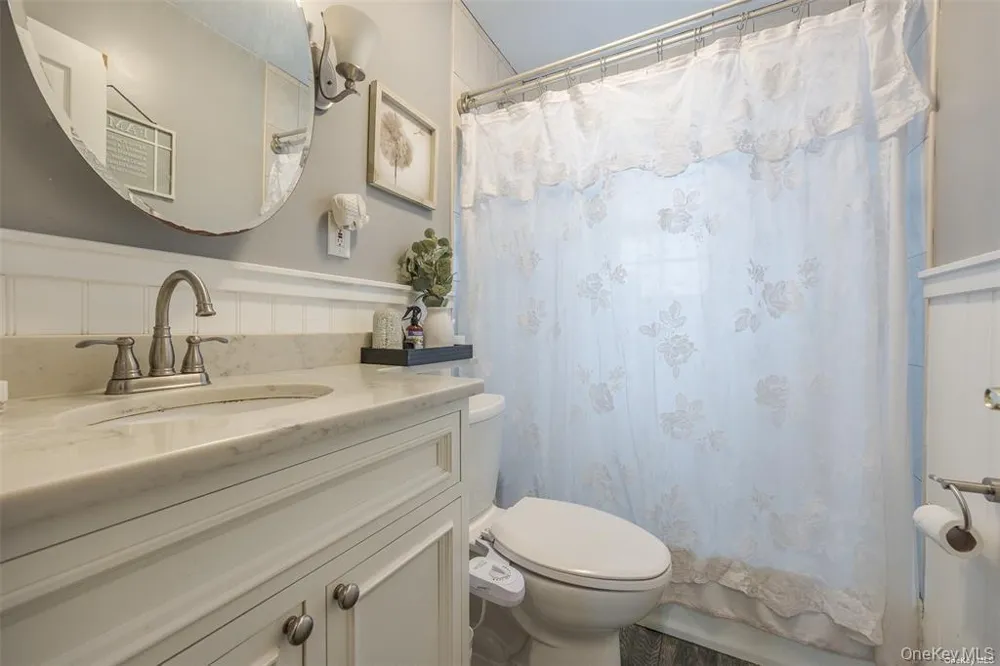18 Yale Place Lynbrook, NY 11563