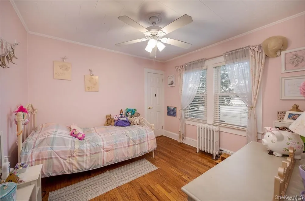 18 Yale Place Lynbrook, NY 11563