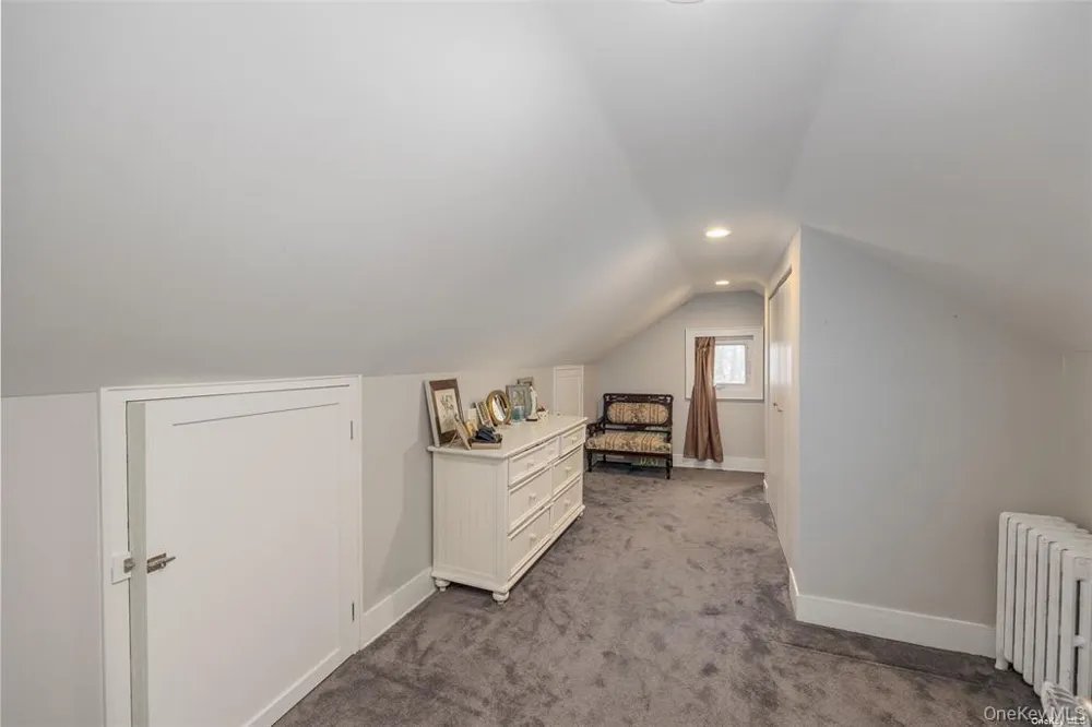 18 Yale Place Lynbrook, NY 11563