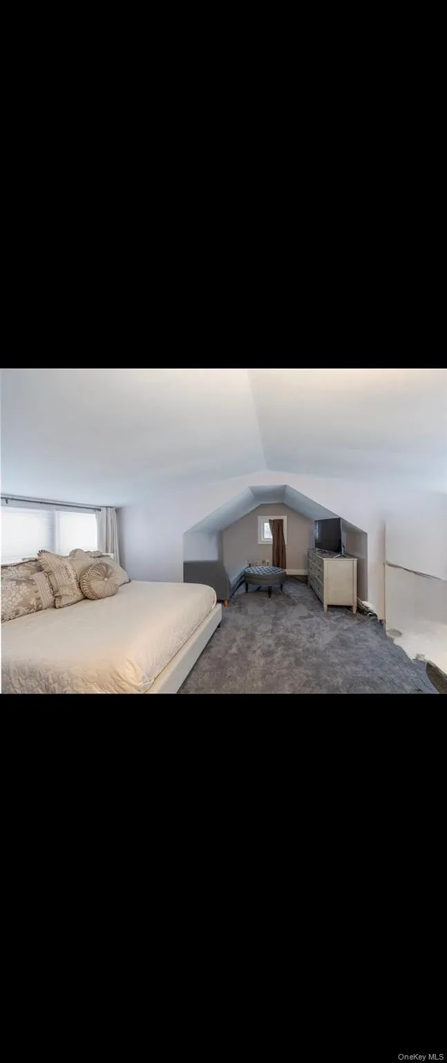 18 Yale Place Lynbrook, NY 11563