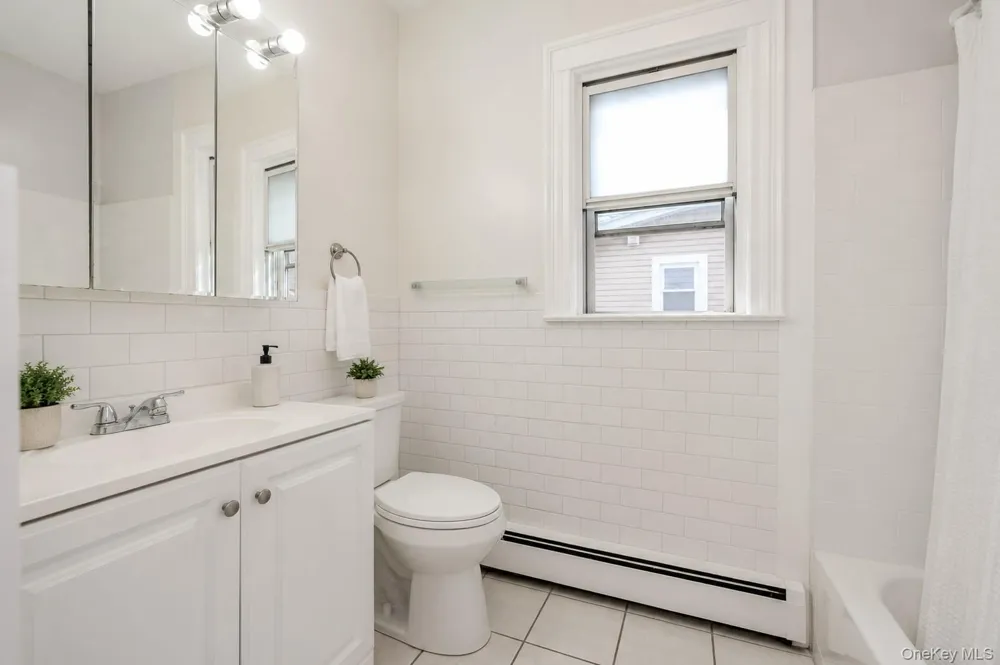 18 Watkins Street #Unit 3 Lynbrook, NY 11563