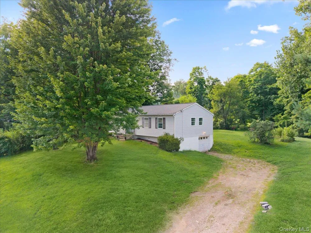 39 Farm Drive Dover Plains, NY 12522