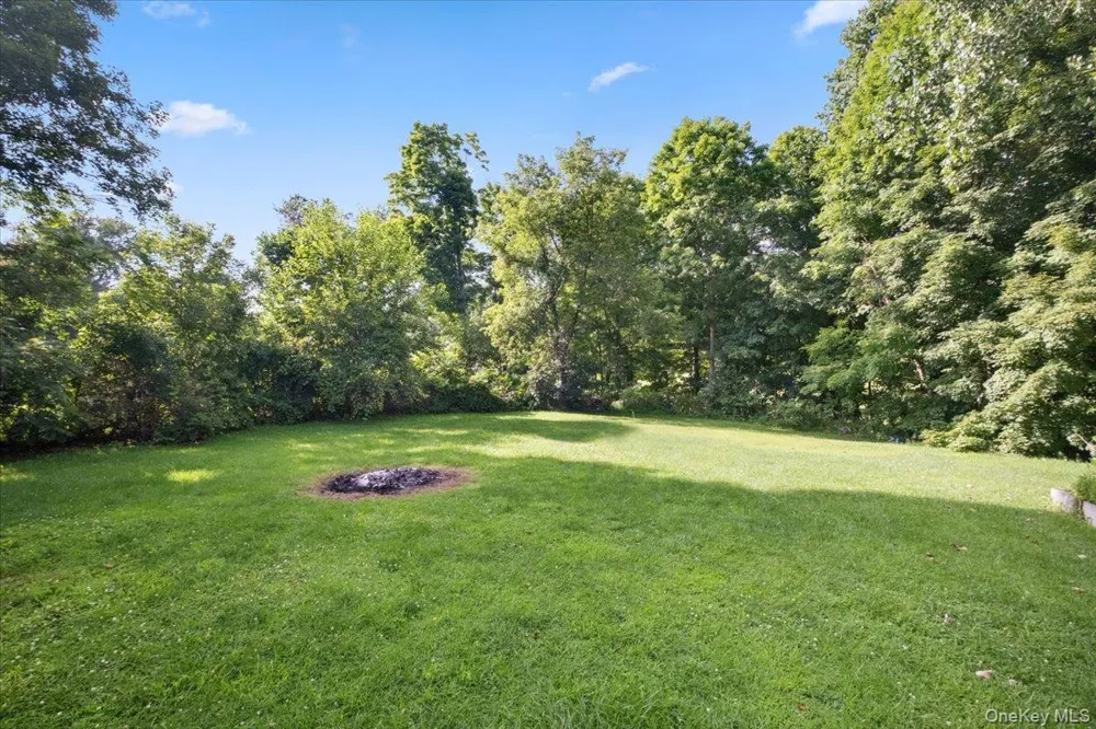 39 Farm Drive Dover Plains, NY 12522