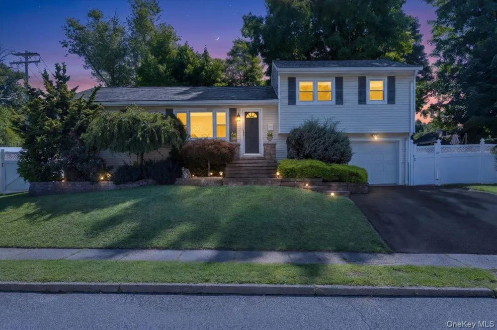 8 Foxwood Avenue Suffern, NY 10901