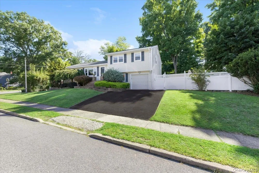 8 Foxwood Avenue Suffern, NY 10901