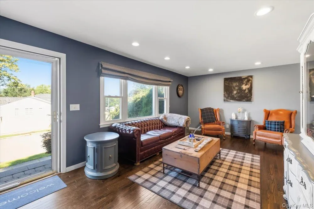 8 Foxwood Avenue Suffern, NY 10901
