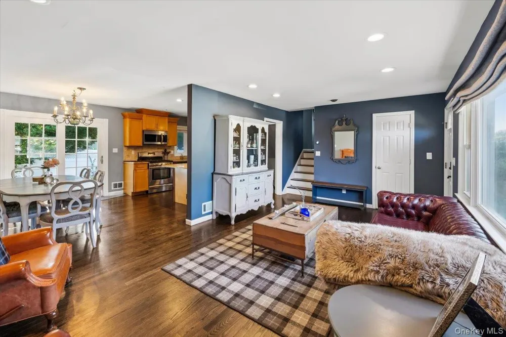 8 Foxwood Avenue Suffern, NY 10901