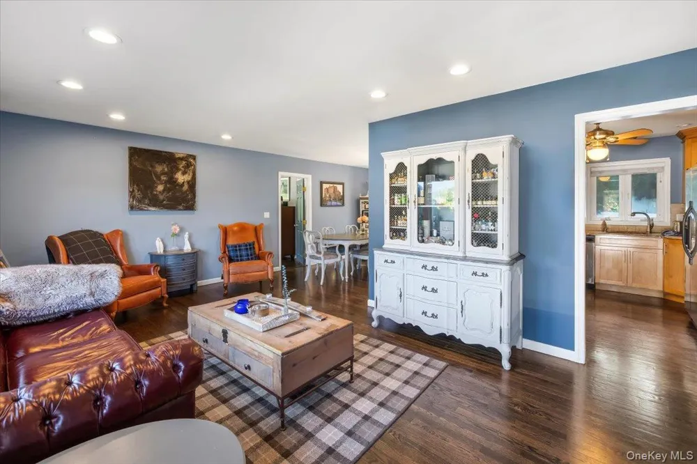 8 Foxwood Avenue Suffern, NY 10901