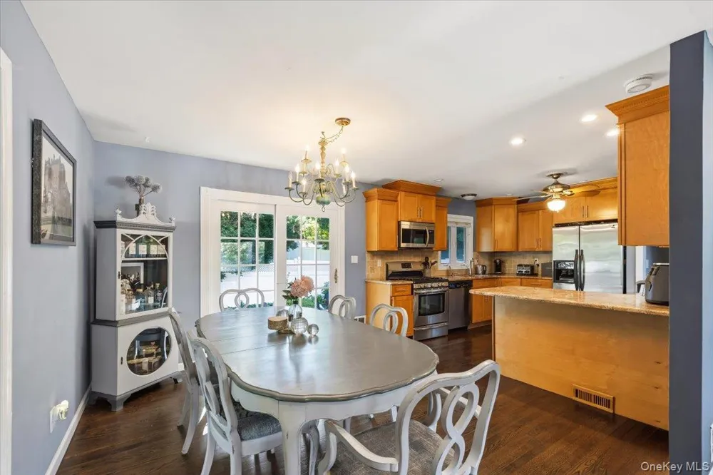 8 Foxwood Avenue Suffern, NY 10901