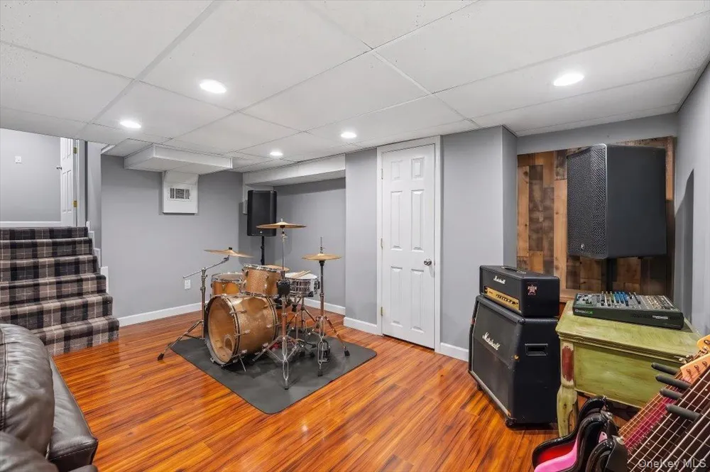 8 Foxwood Avenue Suffern, NY 10901