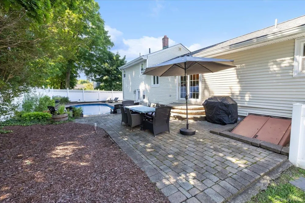 8 Foxwood Avenue Suffern, NY 10901