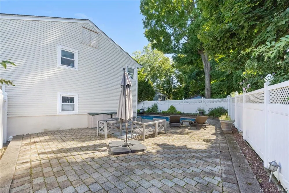 8 Foxwood Avenue Suffern, NY 10901