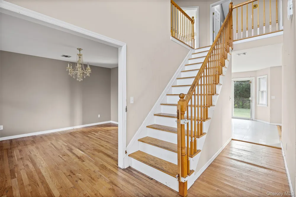 63 Nicholas Way Baiting Hollow, NY 11933