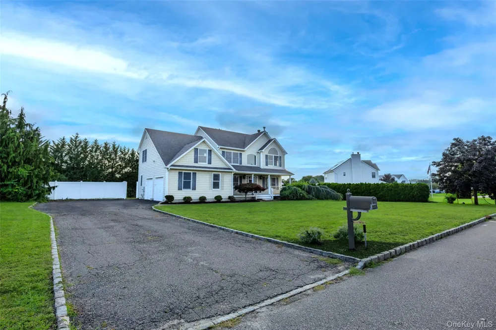 63 Nicholas Way Baiting Hollow, NY 11933