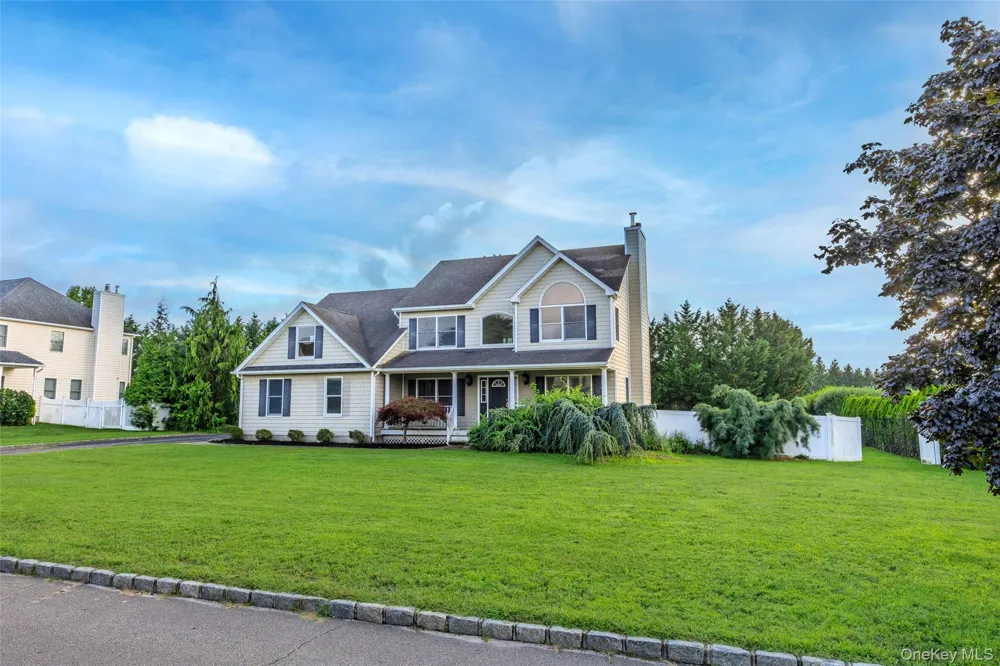 63 Nicholas Way Baiting Hollow, NY 11933