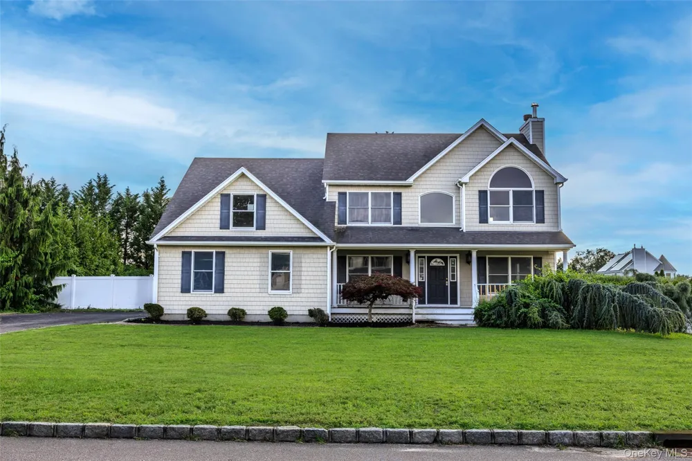 63 Nicholas Way Baiting Hollow, NY 11933