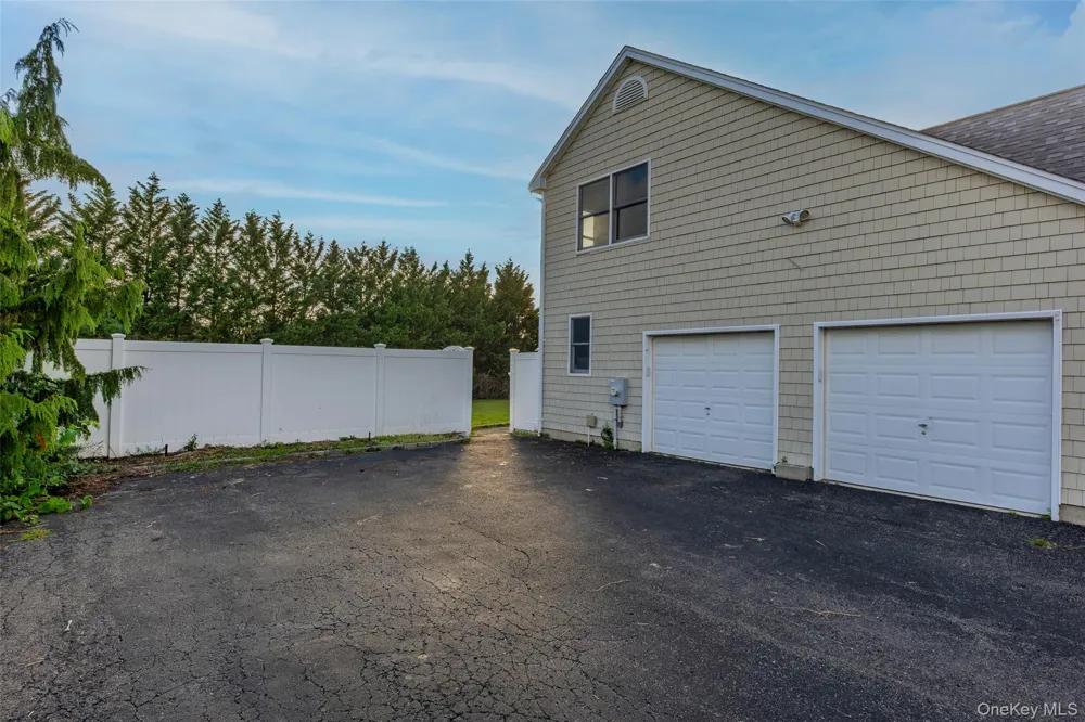 63 Nicholas Way Baiting Hollow, NY 11933