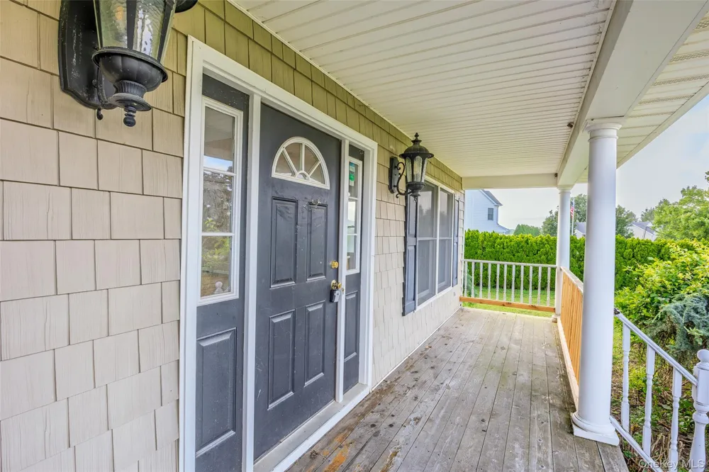 63 Nicholas Way Baiting Hollow, NY 11933