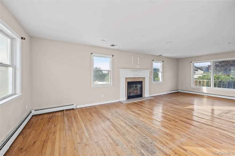 63 Nicholas Way Baiting Hollow, NY 11933