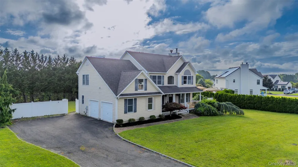63 Nicholas Way Baiting Hollow, NY 11933