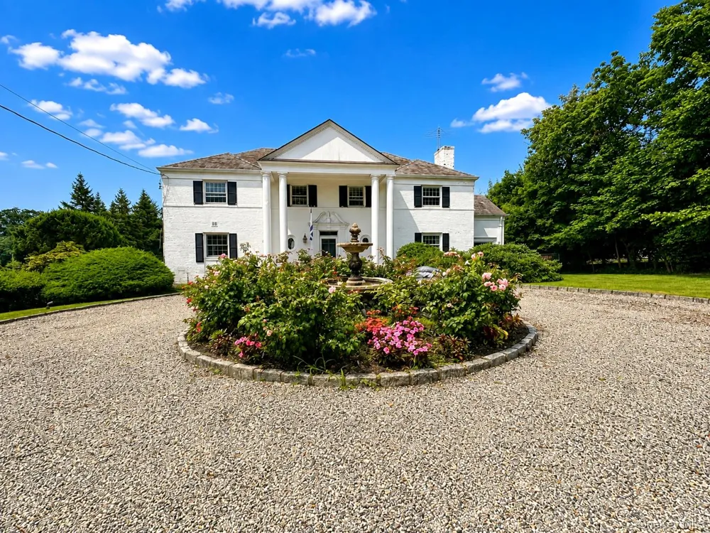 31 Griffen Avenue Scarsdale, NY 10583