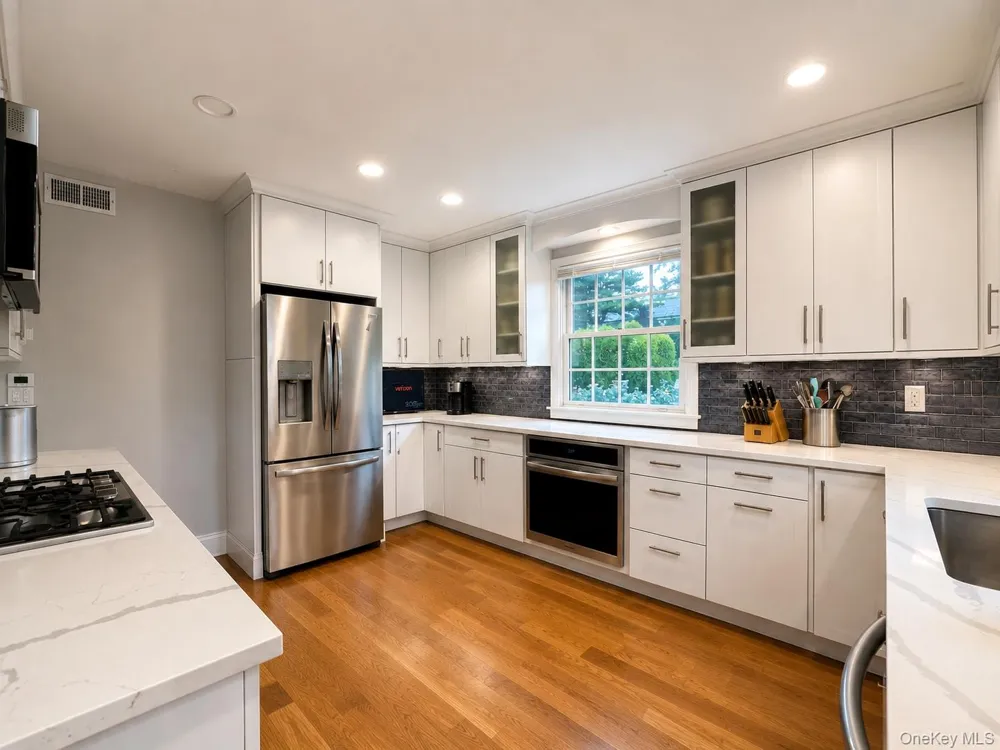 31 Griffen Avenue Scarsdale, NY 10583