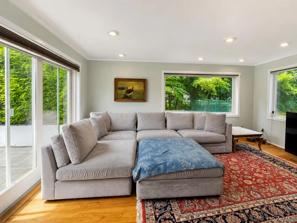 31 Griffen Avenue Scarsdale, NY 10583