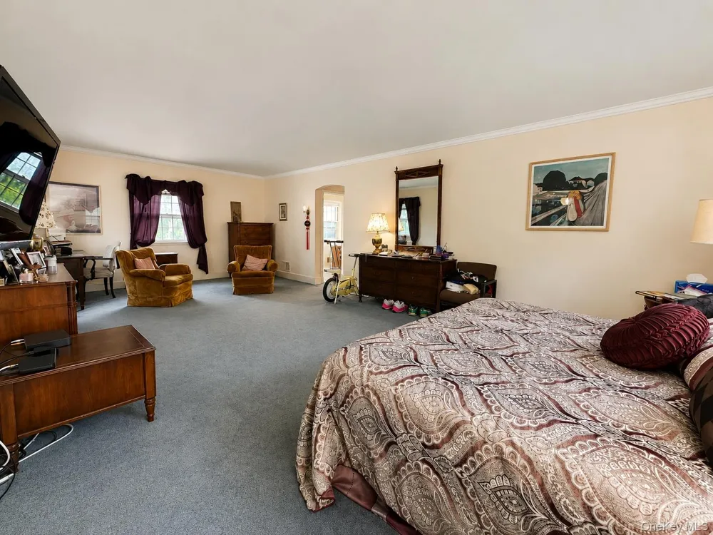 31 Griffen Avenue Scarsdale, NY 10583