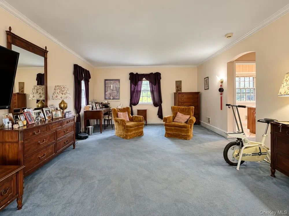 31 Griffen Avenue Scarsdale, NY 10583