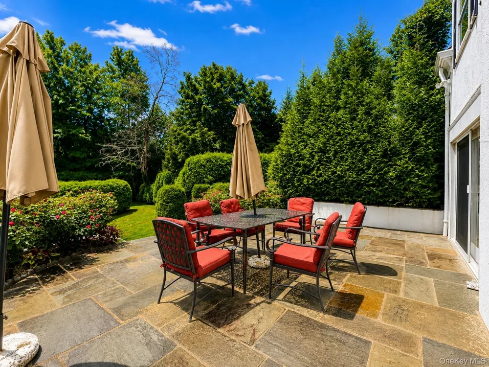 31 Griffen Avenue Scarsdale, NY 10583