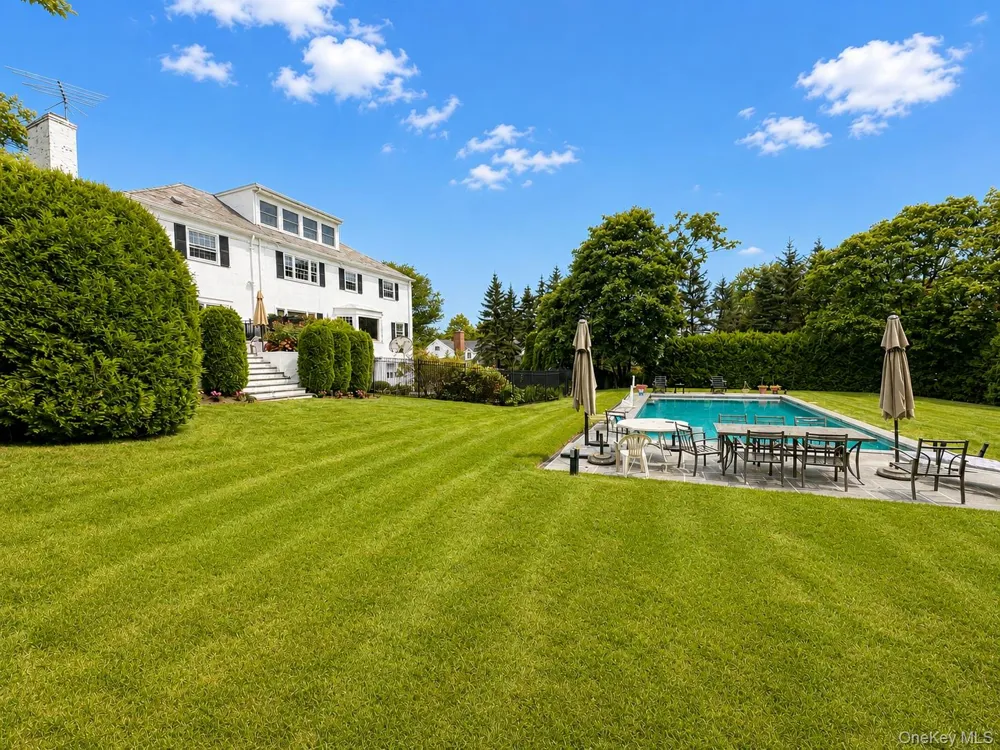 31 Griffen Avenue Scarsdale, NY 10583