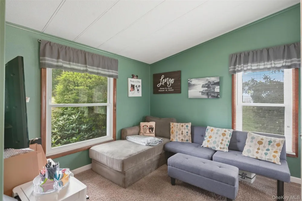 4 Seneca Lane Milton, NY 12547