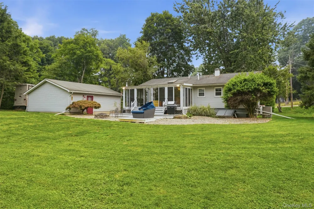 4 Seneca Lane Milton, NY 12547