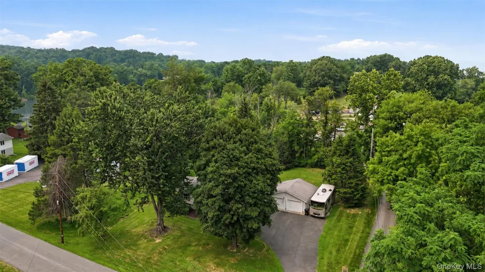 4 Seneca Lane Milton, NY 12547