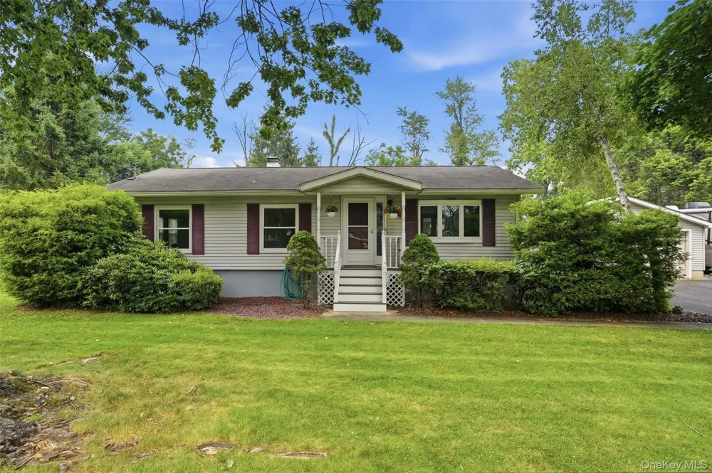 4 Seneca Lane Milton, NY 12547