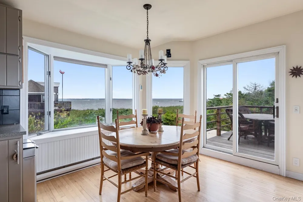 31 E End Walk Atlantique, NY 11706