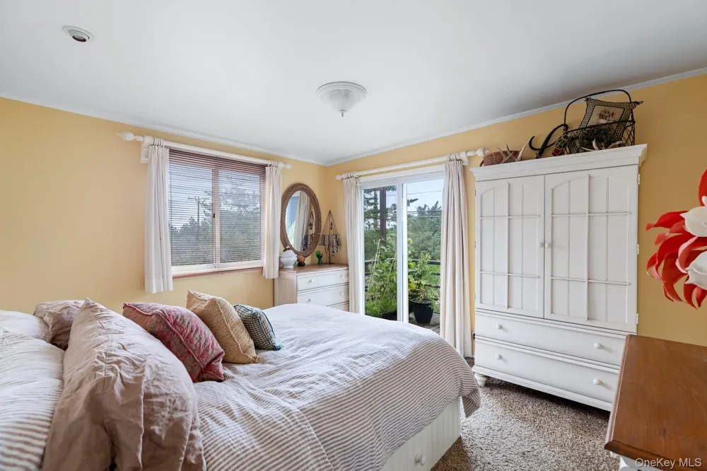 31 E End Walk Atlantique, NY 11706
