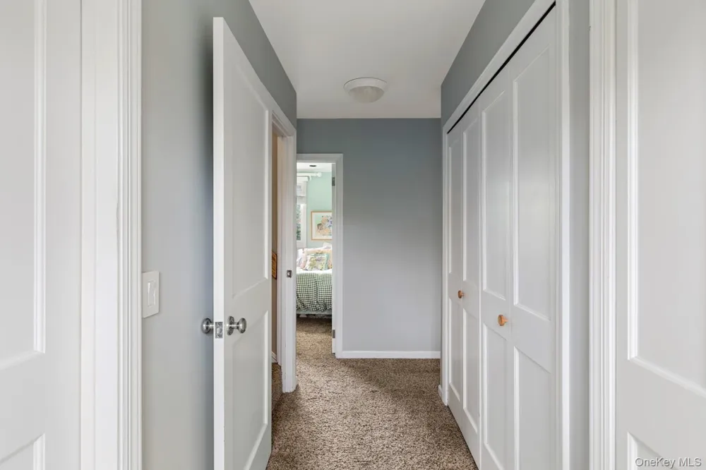 31 E End Walk Atlantique, NY 11706